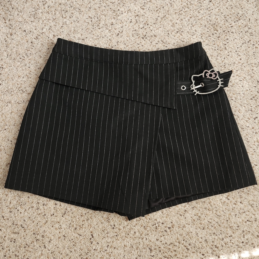 Forever 21 Hello Kitty And Friends Pinstriped Skort